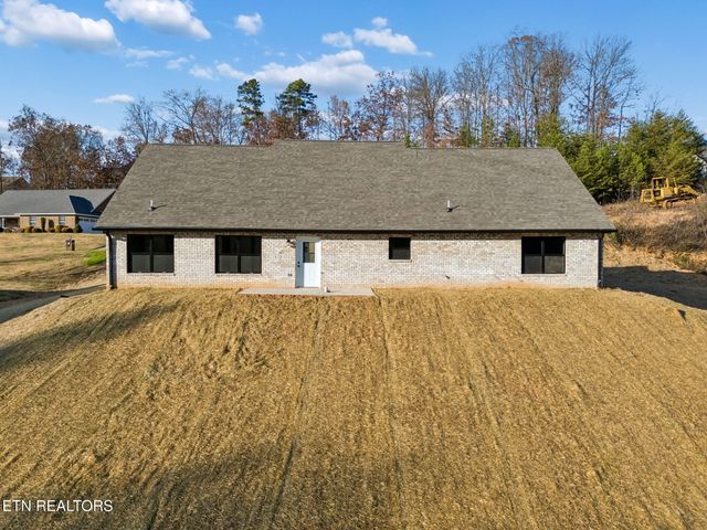 370 Flora Drive, Lenoir City, TN 37771