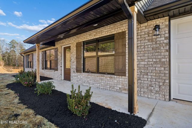 370 Flora Drive, Lenoir City, TN 37771