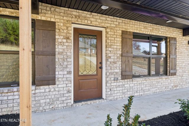 370 Flora Drive, Lenoir City, TN 37771