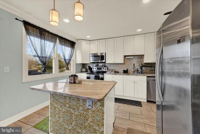 1411 CHARLESTOWN DR, Edgewood, MD 21040