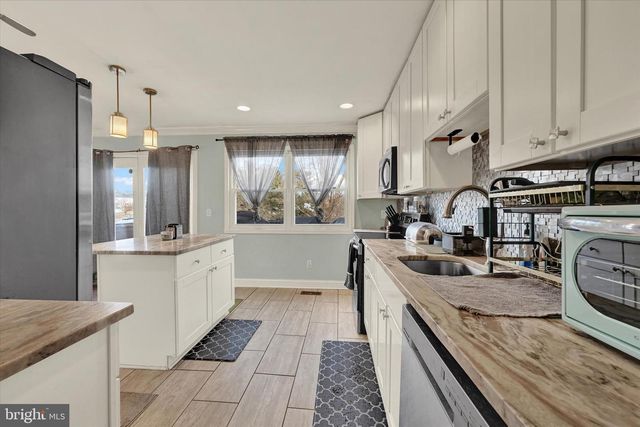 1411 CHARLESTOWN DR, Edgewood, MD 21040