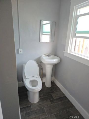 918 Maine, Long Beach, CA 90813