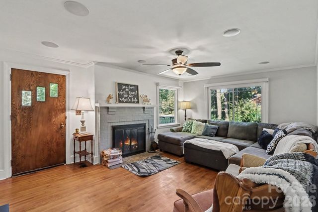 5528 Oak Drive, Charlotte, NC 28216