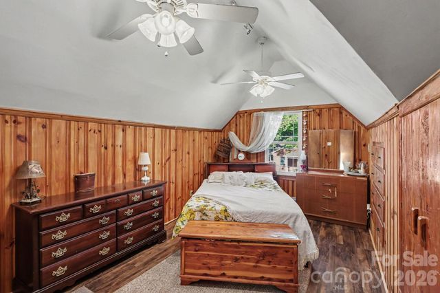 5528 Oak Drive, Charlotte, NC 28216