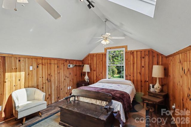 5528 Oak Drive, Charlotte, NC 28216