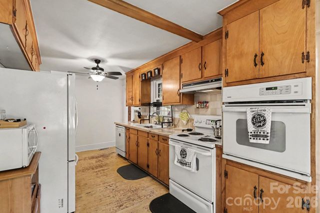 5528 Oak Drive, Charlotte, NC 28216