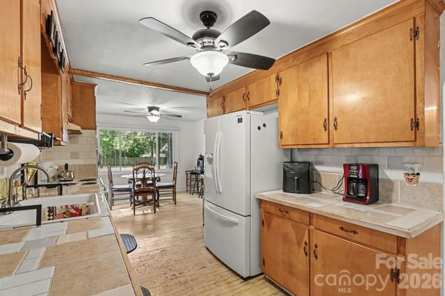 5528 Oak Drive, Charlotte, NC 28216
