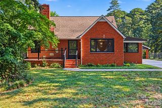 5528 Oak Drive, Charlotte, NC 28216