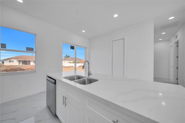 2910 67 ST, Lehigh Acres, FL 33971