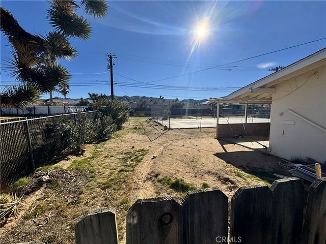 57795 El Dorado, Yucca Valley, CA 92284