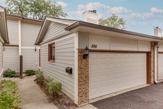 886 Swan Lane, Deerfield, IL 60015