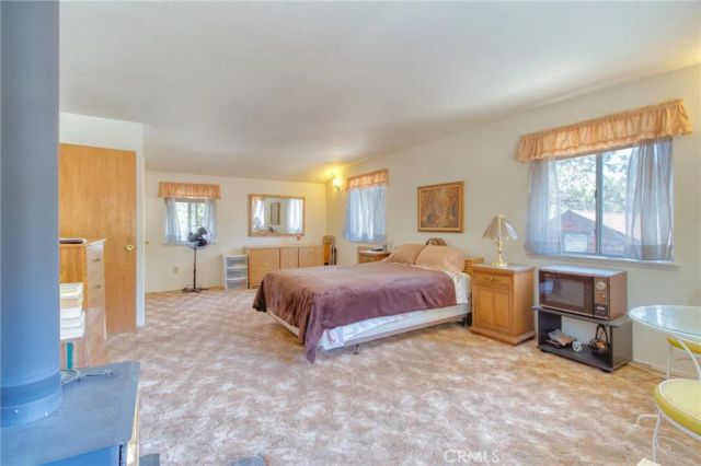 960 Snowbird Road, Wrightwood, CA 92397