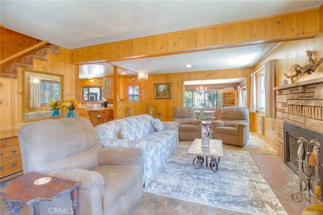 960 Snowbird Road, Wrightwood, CA 92397