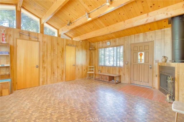 960 Snowbird Road, Wrightwood, CA 92397