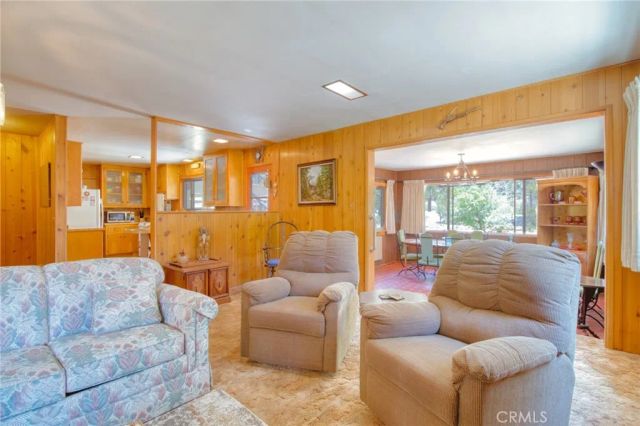 960 Snowbird Road, Wrightwood, CA 92397