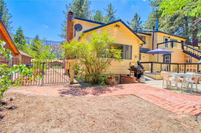 960 Snowbird Road, Wrightwood, CA 92397