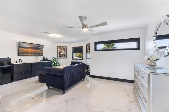 11908 King James CT, Cape Coral, FL 33991