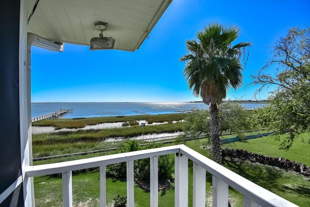 317 E Bayshore Drive, Palacios, TX 77465