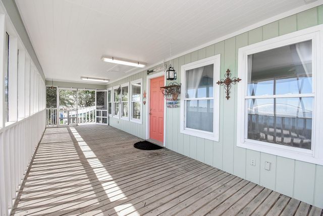 317 E Bayshore Drive, Palacios, TX 77465