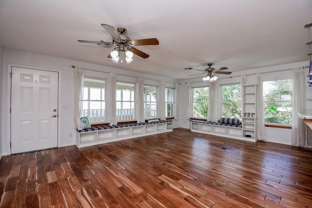 317 E Bayshore Drive, Palacios, TX 77465