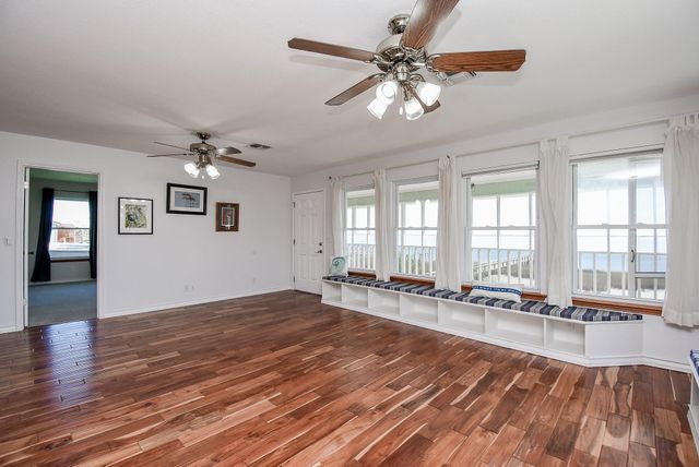 317 E Bayshore Drive, Palacios, TX 77465