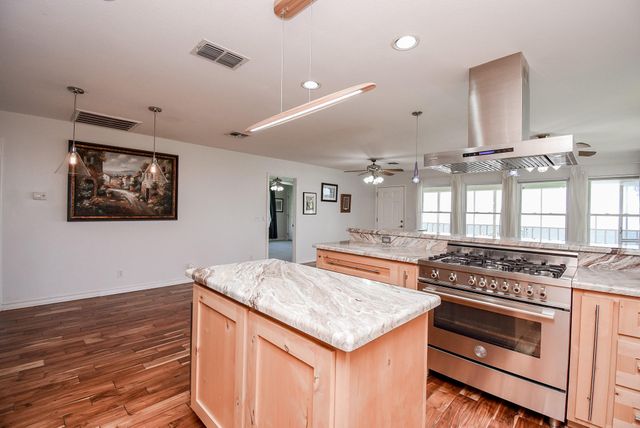 317 E Bayshore Drive, Palacios, TX 77465