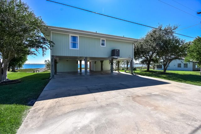 317 E Bayshore Drive, Palacios, TX 77465