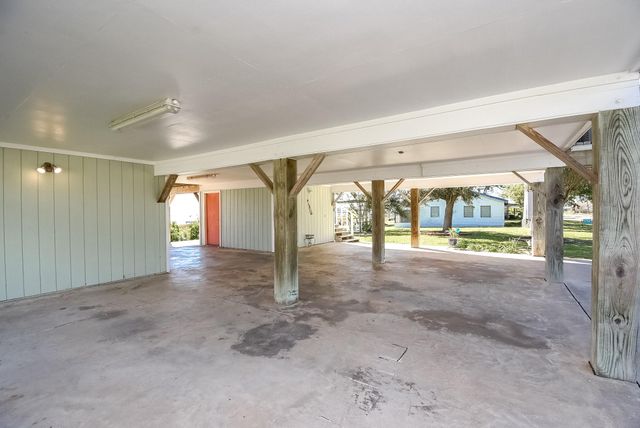 317 E Bayshore Drive, Palacios, TX 77465