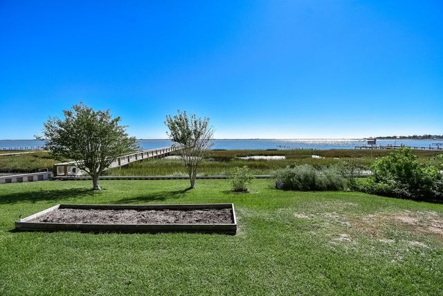 317 E Bayshore Drive, Palacios, TX 77465