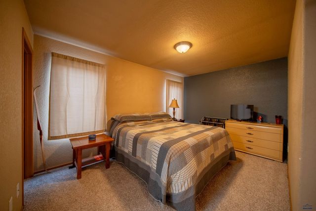 5147 COAL BANK DR, Rapid City, SD 57701