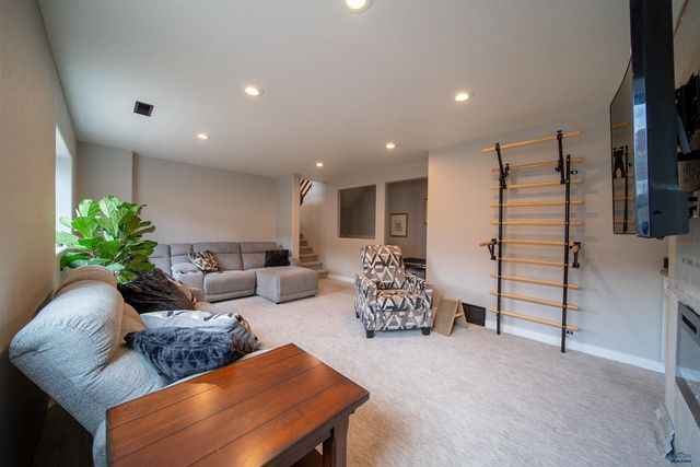 5147 COAL BANK DR, Rapid City, SD 57701