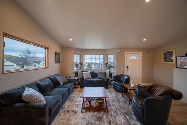 5147 COAL BANK DR, Rapid City, SD 57701