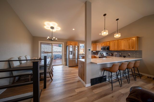 5147 COAL BANK DR, Rapid City, SD 57701