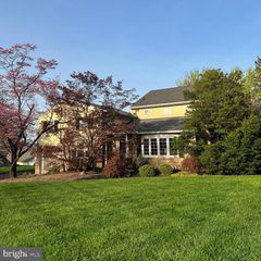 13 GREEN LAWN DR, Ephrata, PA 17522