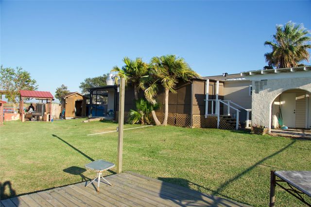 627 Port Road, Angleton, TX 77515