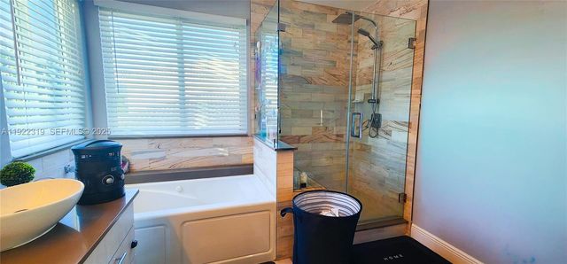 1308 SW 181st Ave, Pembroke Pines, FL 33029