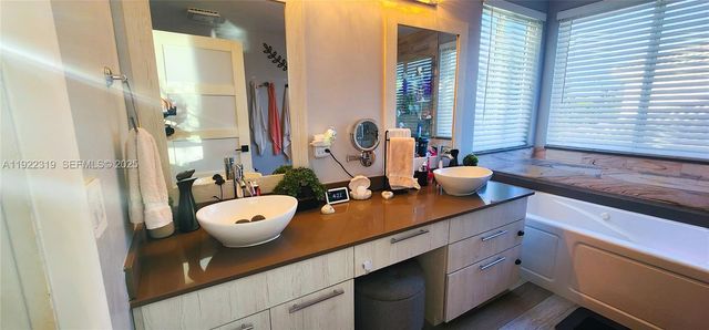 1308 SW 181st Ave, Pembroke Pines, FL 33029