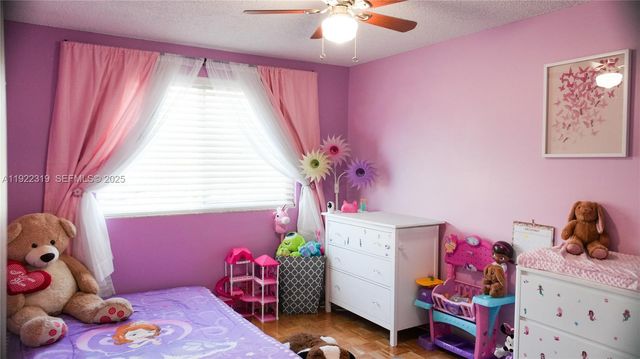 1308 SW 181st Ave, Pembroke Pines, FL 33029