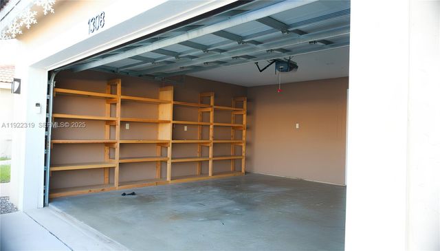 1308 SW 181st Ave, Pembroke Pines, FL 33029