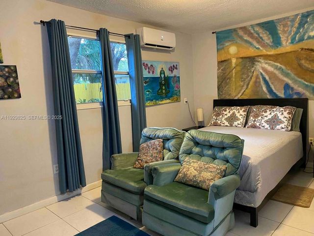 1760 NE 144th St, Miami, FL 33181