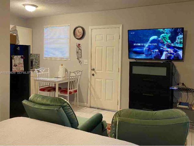 1760 NE 144th St, Miami, FL 33181