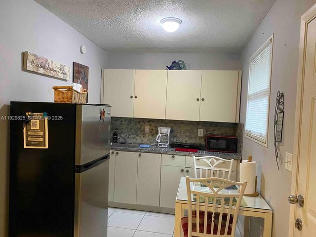 1760 NE 144th St, Miami, FL 33181