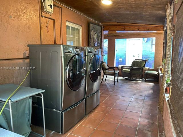 1760 NE 144th St, Miami, FL 33181