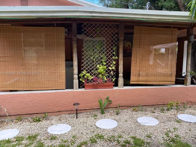 1760 NE 144th St, Miami, FL 33181