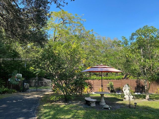 1760 NE 144th St, Miami, FL 33181