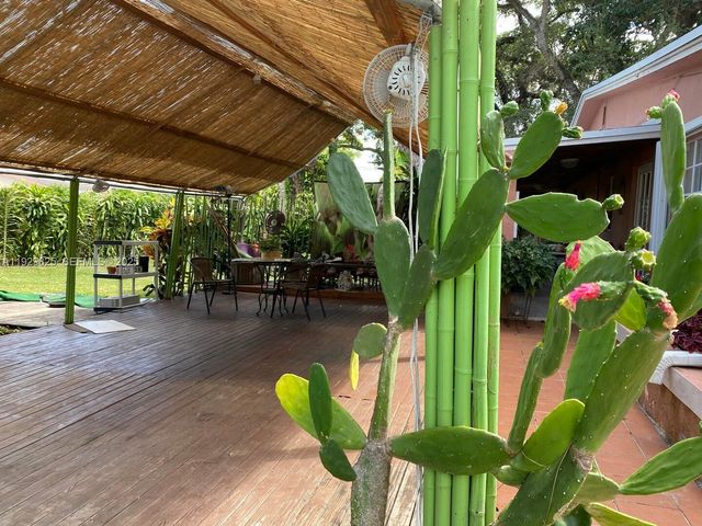 1760 NE 144th St, Miami, FL 33181