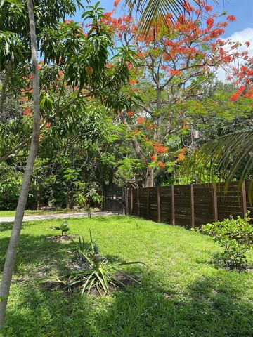 1760 NE 144th St, Miami, FL 33181