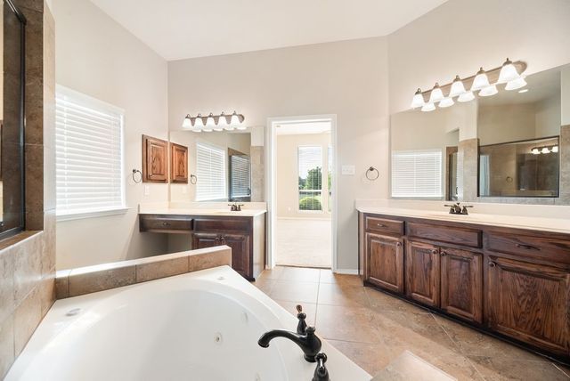 117 Thames Circle, Waxahachie, TX 75165