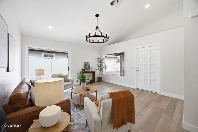 18422 N 19TH Street, Phoenix, AZ 85022