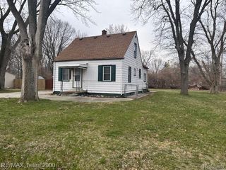 20175 Finley Street, Clinton Charter Township, MI 48035